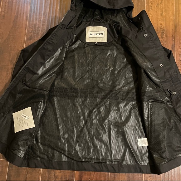 NWT Hunter Women's Hooded Water Resistant Rain Jacket - XS - Picture 8 of 10